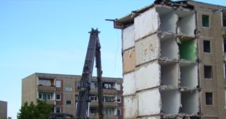 Демонтаж 5 этажного дома Старая Русса, цена от 3667 руб.