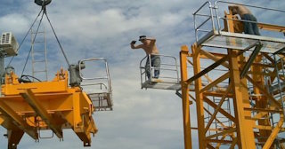 Демонтаж башенного крана в Старой Руссе - услуги по демонтажу от Сварной-Срс от 1550 руб.