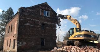 Демонтаж кирпичного дома Старая Русса, цена от 2944 руб.