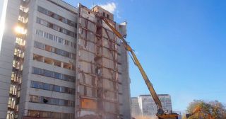 Демонтаж многоэтажного дома Старая Русса, цена от 3667 руб.