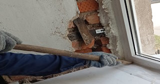 Демонтаж оконных откосов по выгодной цене от 517 руб. в Старой Руссе - Сварной-Срс